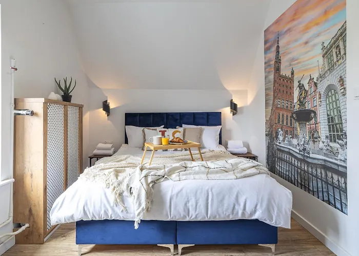 Glow - The Old Town Nook *