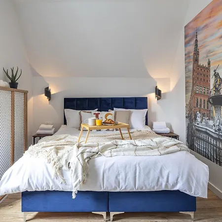 Glow - The Old Town Nook *